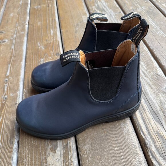NWOT Blundstone Navy Blue Leather Chelsea Boots in Men's 9.5/Women's 11 - Picture 5 of 12